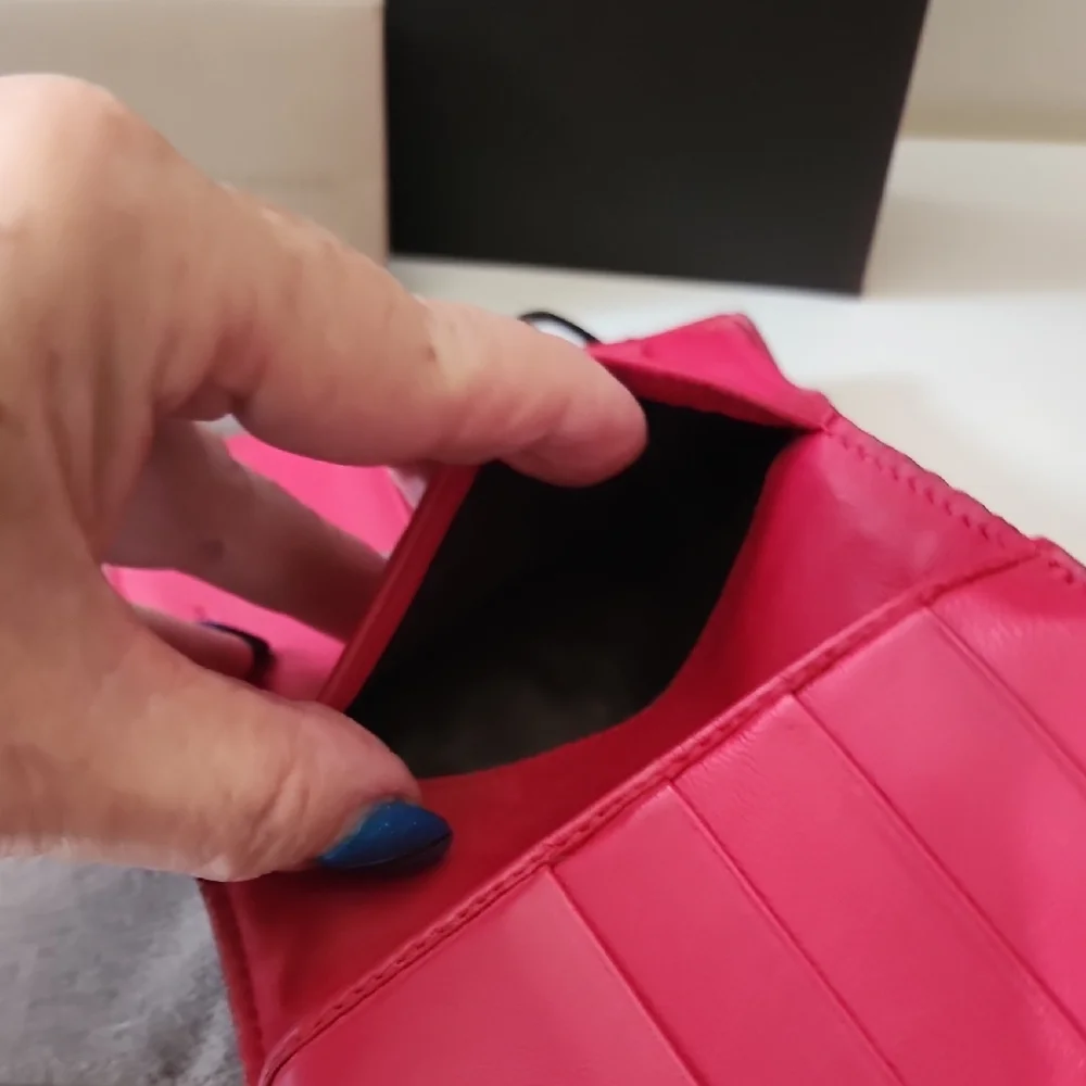 Bottega Veneta Red Leather Wallet with Intrecciato Pattern - Picture 9 of 14